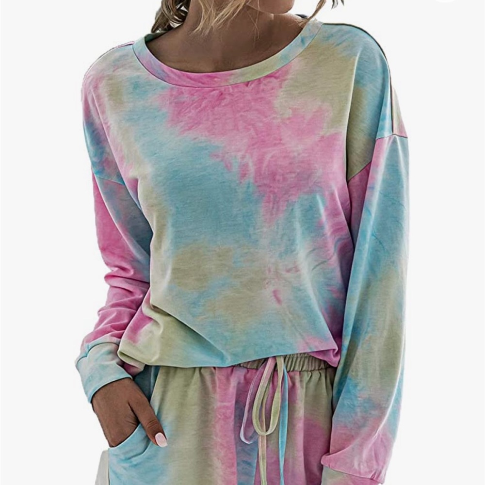 Long sleeve tie dye top